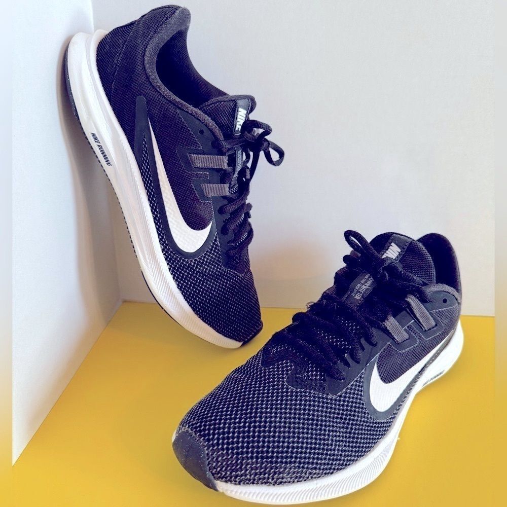 Nike Downshifter 9 Running Training
Sneakers Women Size‎ US 8